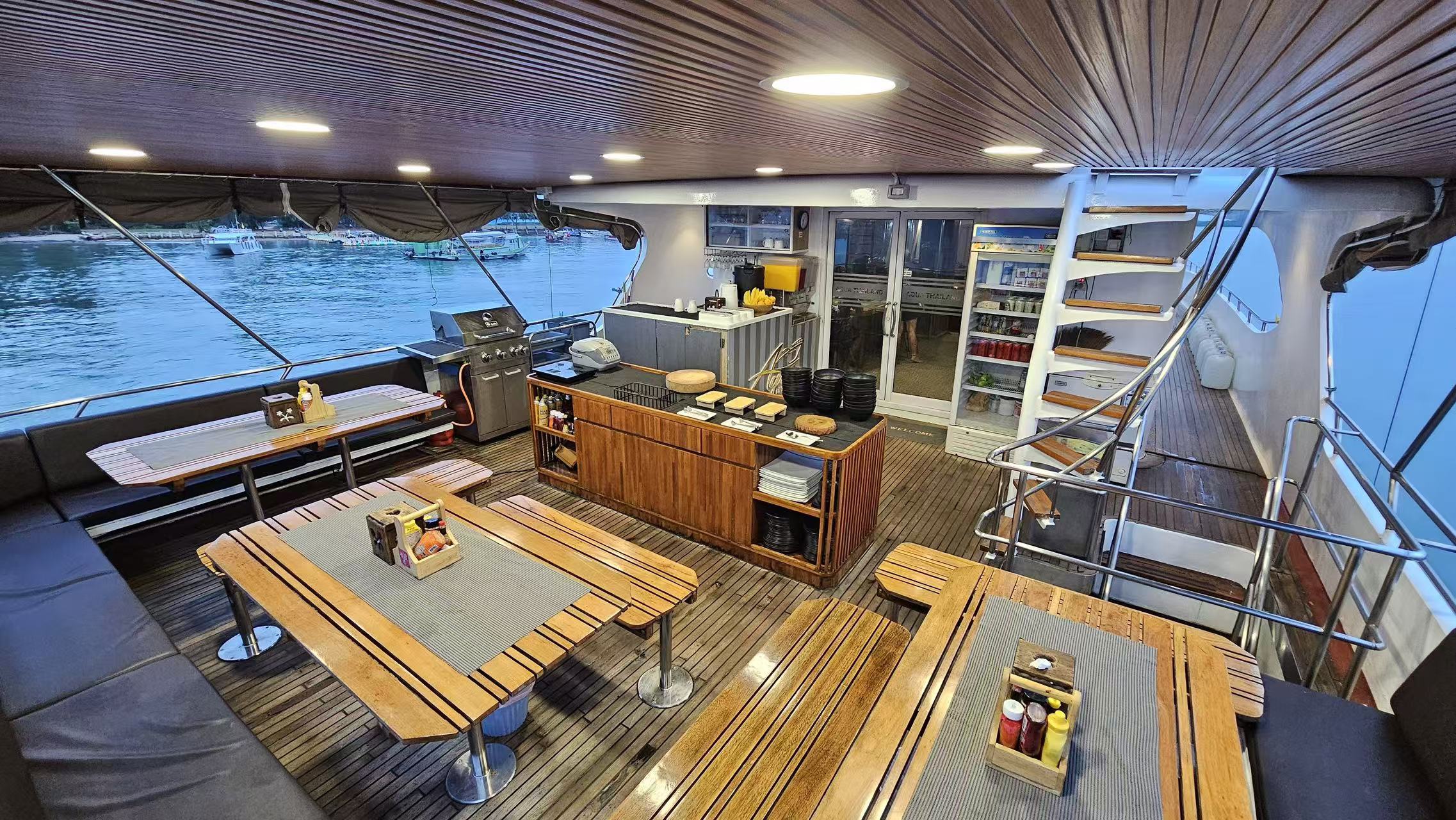 MV Aqua Outdoor Space